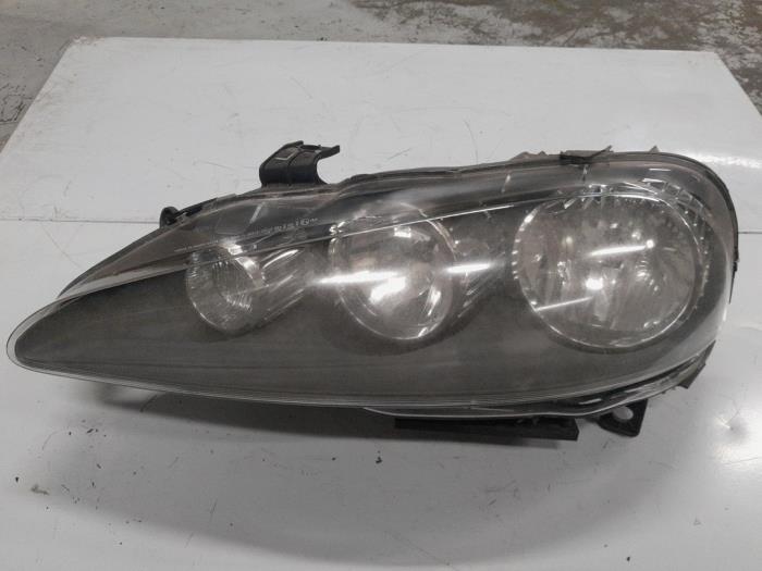 Alfa Romeo 147 Koplamp links
