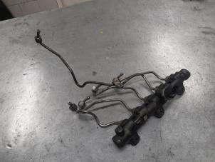 Gebruikte Verstuiver brug Renault Trafic New (FL) 2.0 dCi 16V 90 Prijs € 85,00 Margeregeling aangeboden door A.T.S. van de Wiel