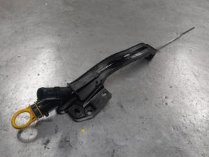 Gebruikte Olie Peilstok Renault Trafic New (FL) 2.0 dCi 16V 90 Prijs € 20,00 Margeregeling aangeboden door A.T.S. van de Wiel