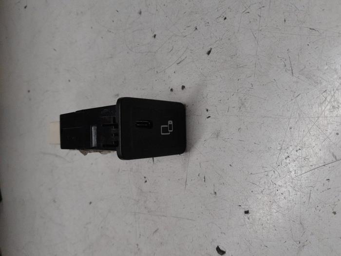 Mercedes Sprinter Multimedia aansluiting