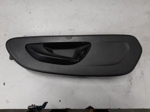 Gebruikte Portiergreep 2Deurs links Mercedes Sprinter 5t (907.6) 514 CDI 2.1 D RWD Prijs € 30,00 Margeregeling aangeboden door A.T.S. van de Wiel