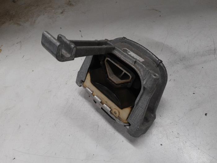 Volkswagen Golf Motorsteun