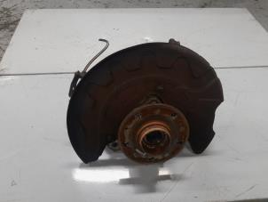 Gebruikte Fusee links-voor Volkswagen Golf VII (AUA) 1.4 TSI BlueMotion Technology 125 16V Prijs € 55,00 Margeregeling aangeboden door A.T.S. van de Wiel