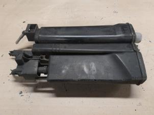 Gebruikte Koolstoffilter Volkswagen Golf VII (AUA) 1.4 TSI BlueMotion Technology 125 16V Prijs € 20,00 Margeregeling aangeboden door A.T.S. van de Wiel