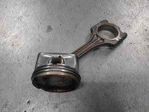 Gebruikte Zuiger Volkswagen Polo V (6R) 1.2 12V Prijs € 75,00 Margeregeling aangeboden door A.T.S. van de Wiel