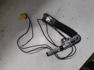 Gebruikte Gordelspanner links Peugeot Boxer (U9) 2.2 Blue HDi 120 Prijs € 145,00 Margeregeling aangeboden door A.T.S. van de Wiel