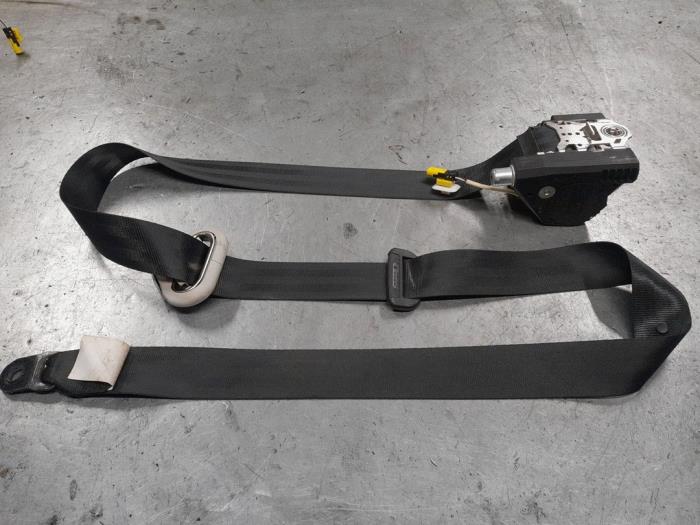 Volkswagen Caddy Gordelspanner rechts