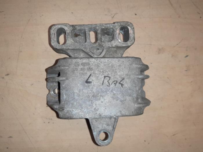 Seat Leon Motorsteun