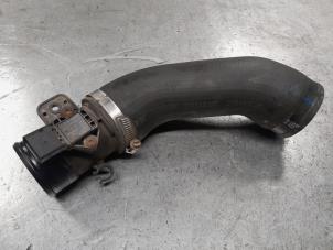 Gebruikte Intercooler Buis Volkswagen Transporter T5 2.0 BiTDI DRF Prijs € 25,00 Margeregeling aangeboden door A.T.S. van de Wiel