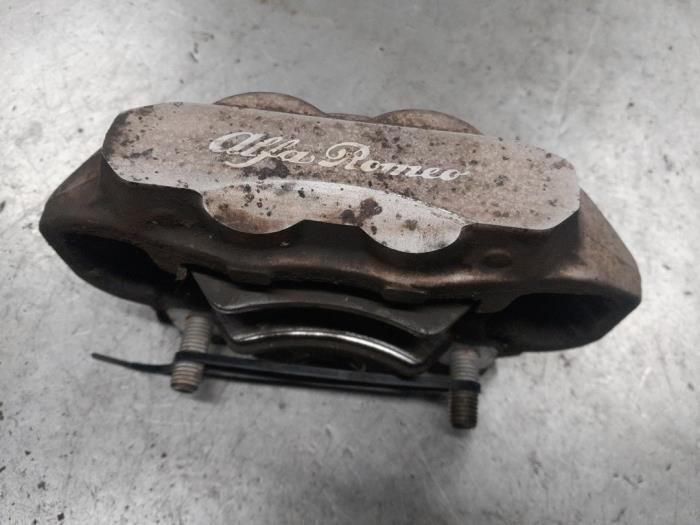 Alfa Romeo 159 Remklauw (Tang) links-voor