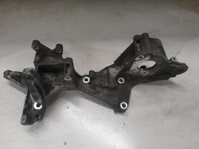 Volkswagen Transporter Dynamosteun onder