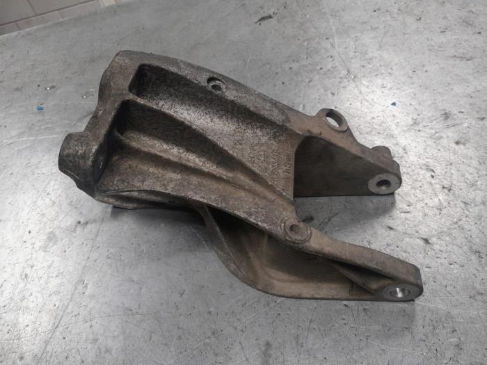 Volkswagen Transporter Motorsteun