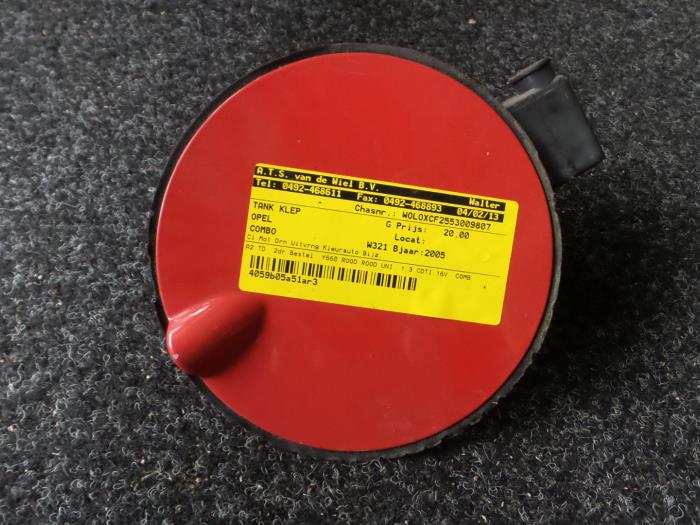 Opel Combo Tank Klep