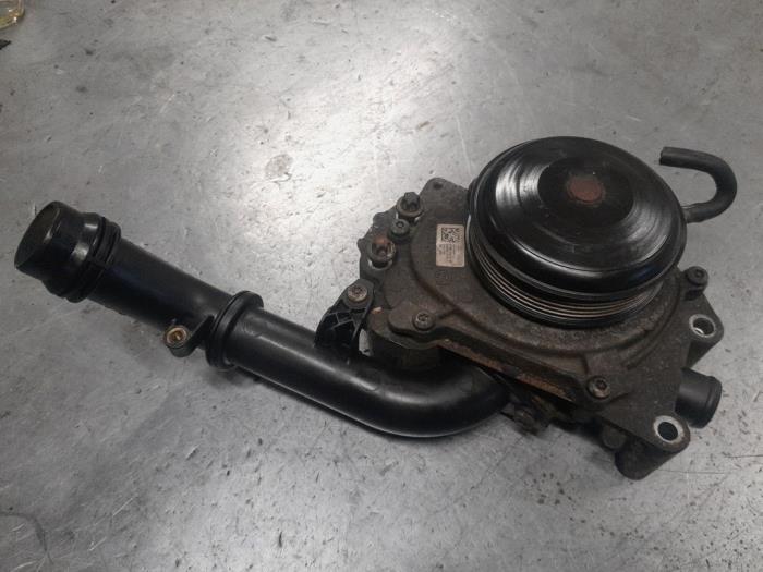 Mercedes Vito Waterpomp