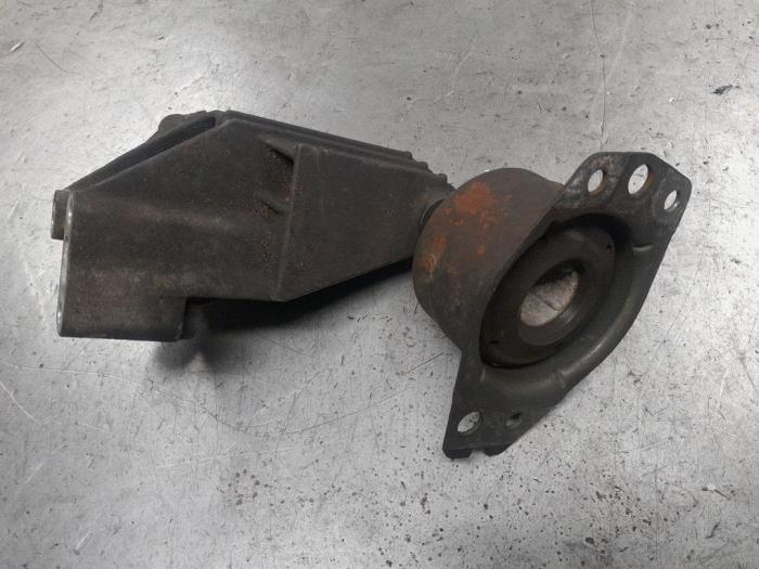 Alfa Romeo 147 Motorsteun