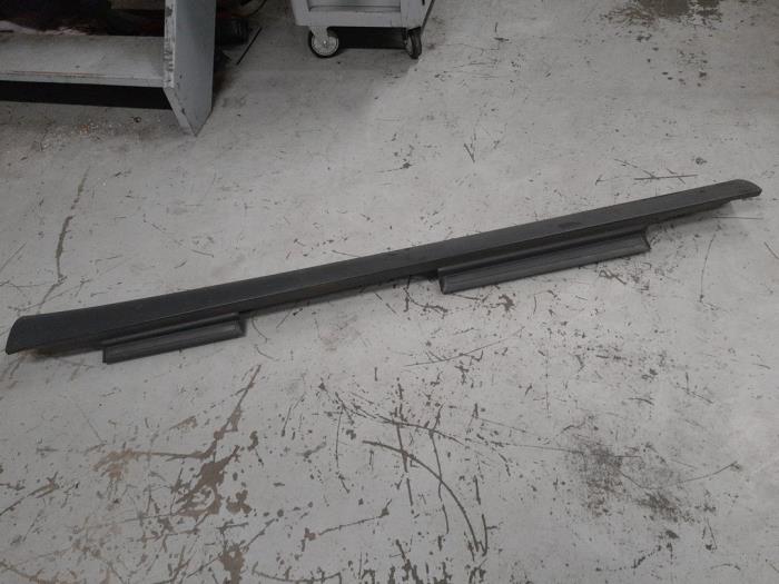 Seat Altea Zijskirt links