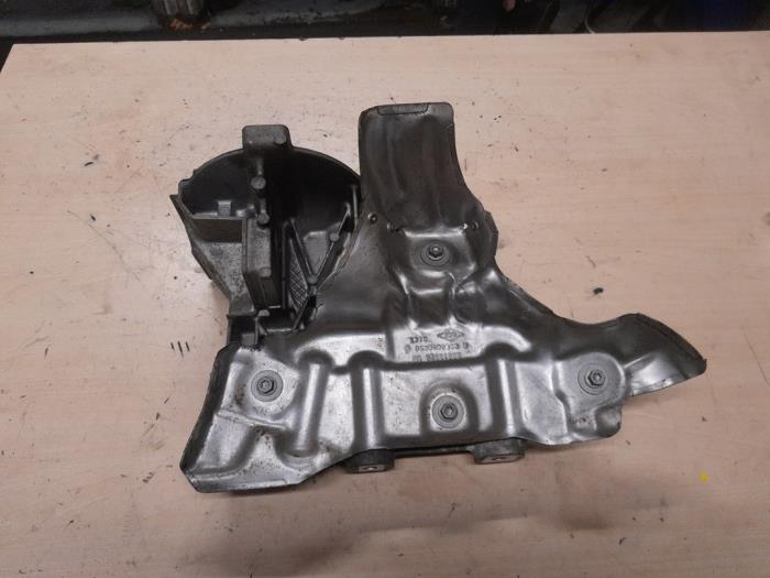 Opel Vivaro Motorsteun