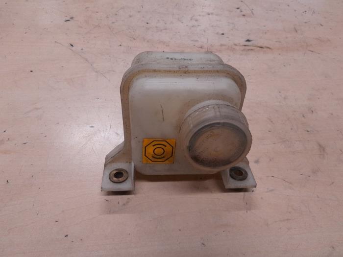 Alfa Romeo 156 Remvloeistof reservoir
