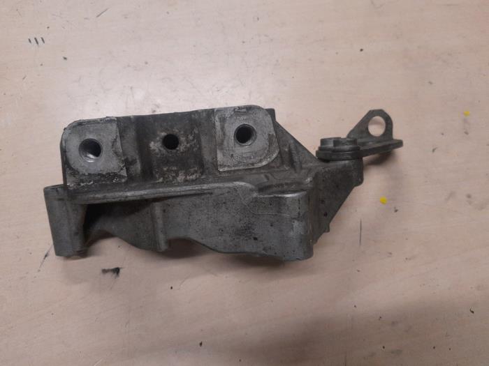 Seat Altea Motorsteun