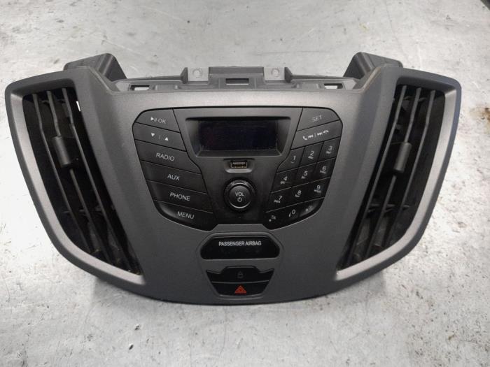 Ford Transit Radio