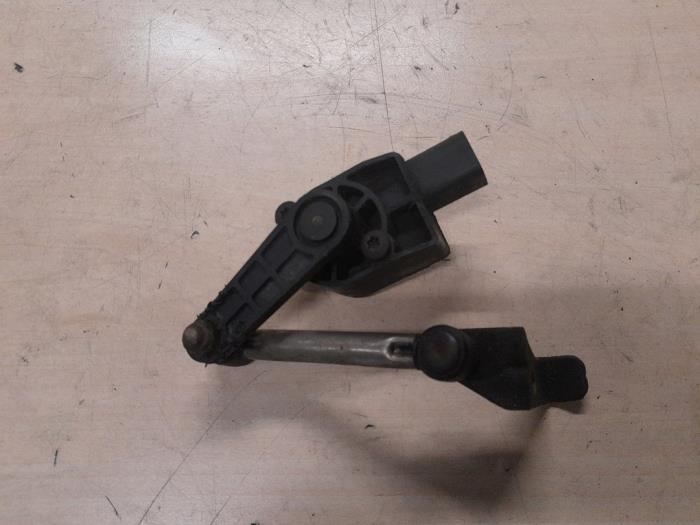 Mercedes Vito Xenon hoogteregelaar