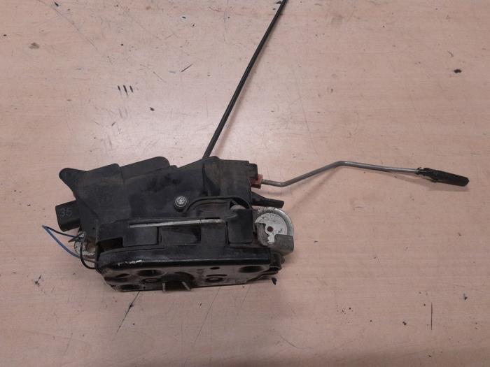 Mercedes Vito Deurslot Mechaniek 2Deurs links