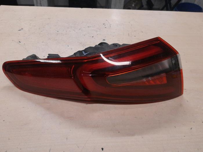 Alfa Romeo Stelvio Achterlicht links