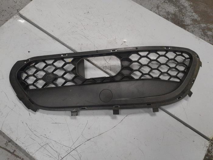 Alfa Romeo Stelvio Bumper Rooster