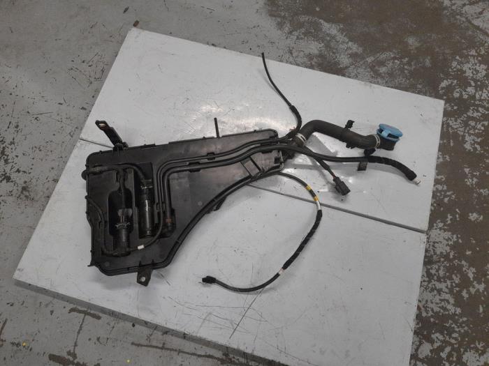 Alfa Romeo Stelvio Ruitensproeiertank voor