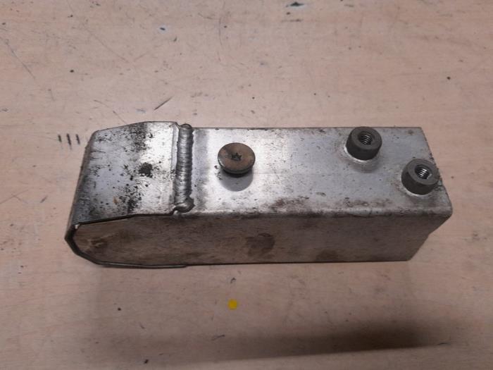 Alfa Romeo Stelvio Bumpersteun rechts-voor