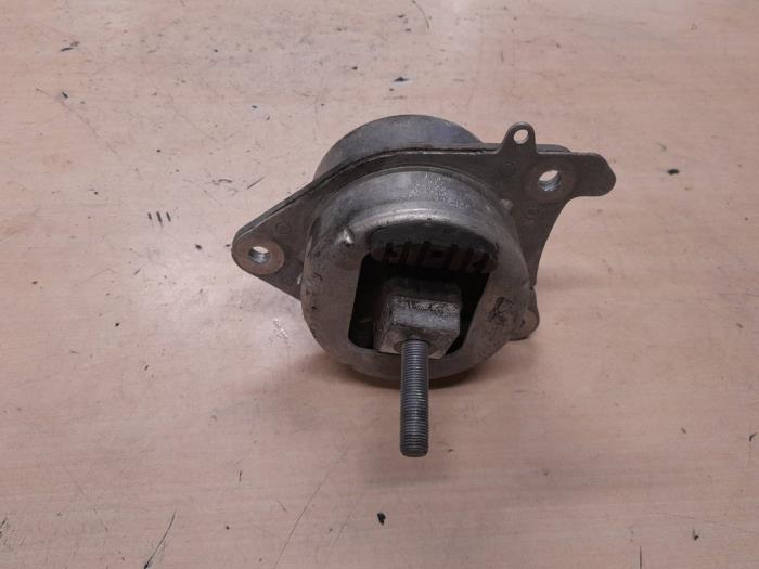 Alfa Romeo Stelvio Motorsteun