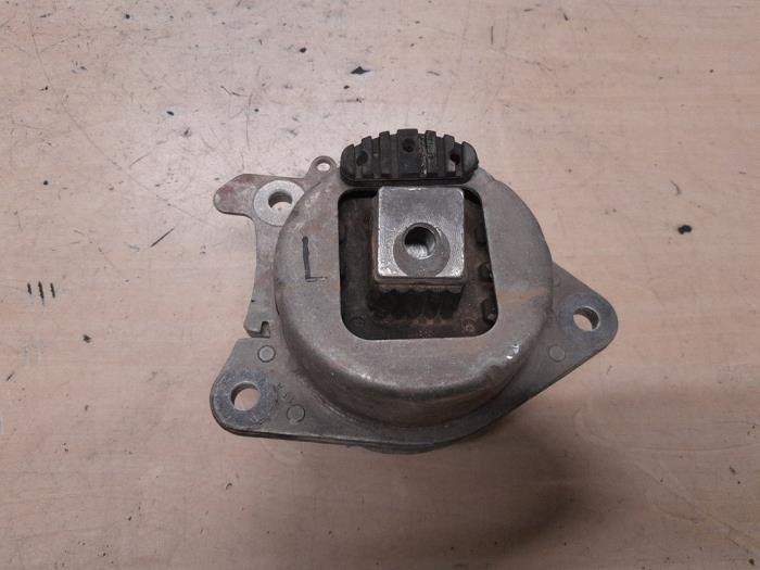 Alfa Romeo Stelvio Motorsteun