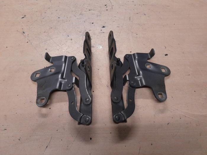 Alfa Romeo Stelvio Motorkap Scharnier