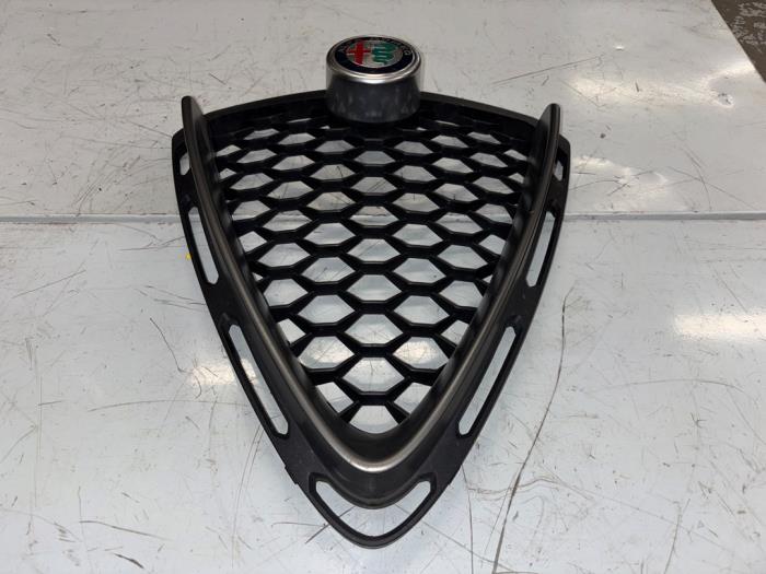 Alfa Romeo Stelvio Grille