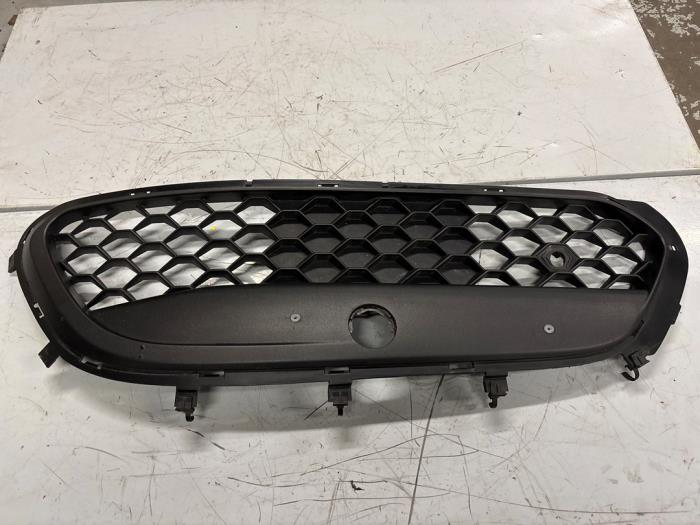 Alfa Romeo Stelvio Bumper Rooster