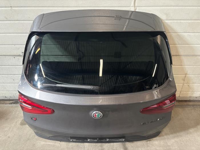 Alfa Romeo Stelvio Achterklep