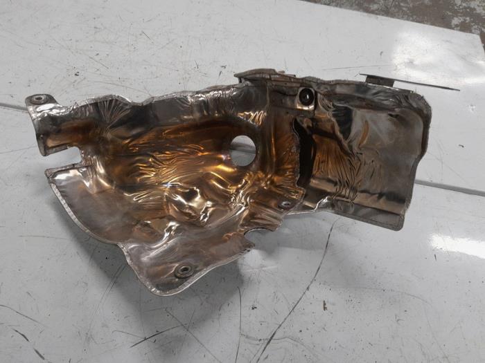 Alfa Romeo Stelvio Hitteschild uitlaat