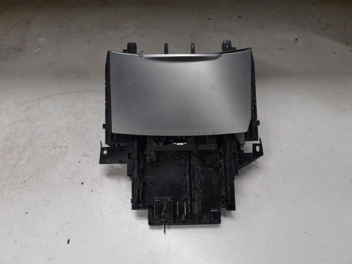 Alfa Romeo Stelvio Bekerhouder