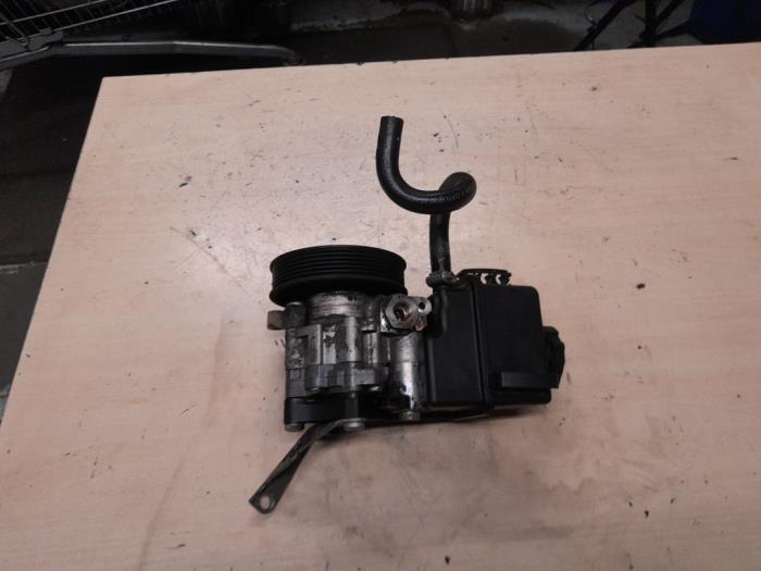 Mercedes Vito Stuurbekrachtiging Pomp