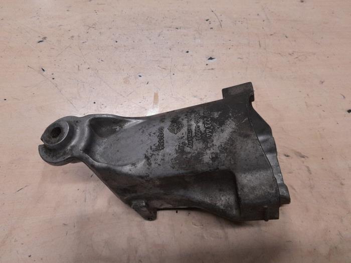 Mercedes Vito Motorsteun