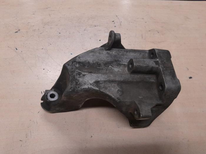 Mercedes Vito Motorsteun