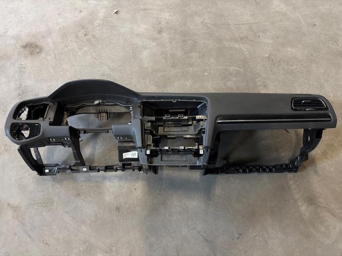 Volkswagen Golf Dashboard
