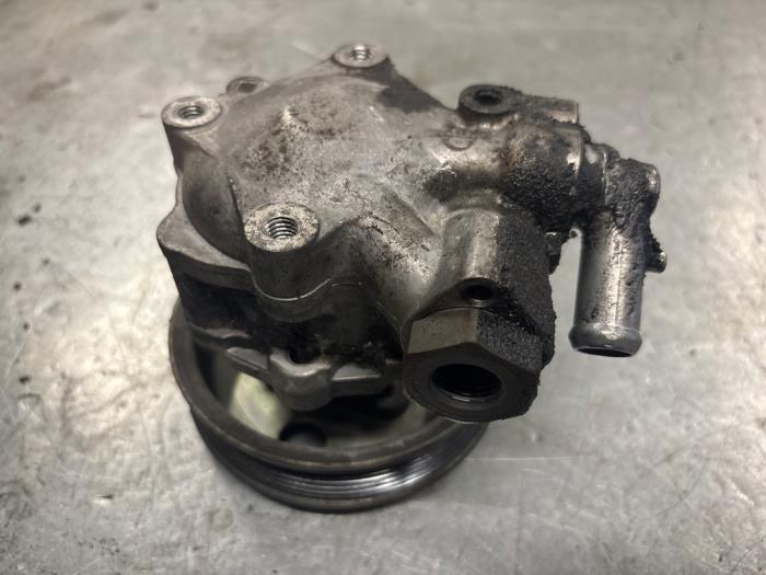 Gebruikte Servopomp Alfa Romeo 159 Sportwagon (939BX) 1.8 TBi 16V Prijs € 190,00 Margeregeling aangeboden door A.T.S. van de Wiel