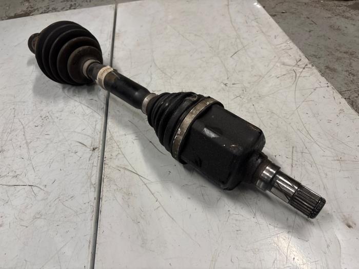 Alfa Romeo 159 Aandrijfas links-voor
