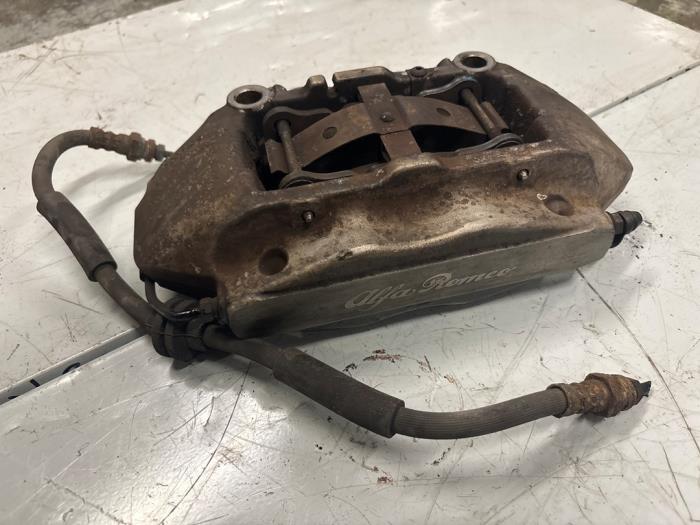 Alfa Romeo 159 Remklauw (Tang) links-voor