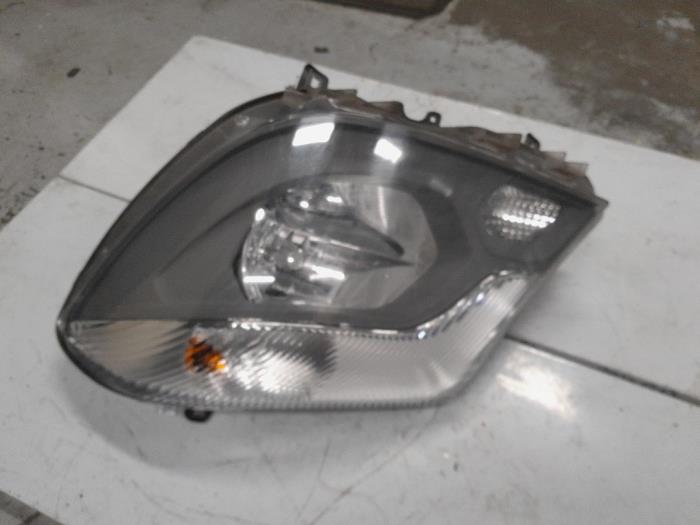 Mercedes Sprinter Koplamp links