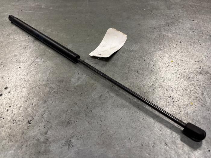Seat Leon Gasdemper Motorkap links