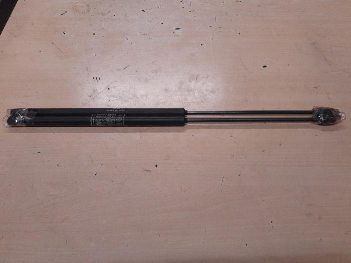 Alfa Romeo 159 Gasdemper Motorkap links
