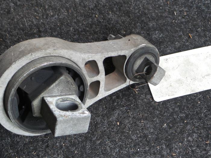 Alfa Romeo 159 Motorsteun