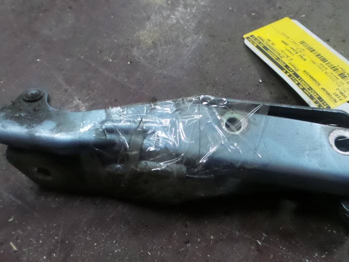 Fiat Doblo Motorkap Scharnier